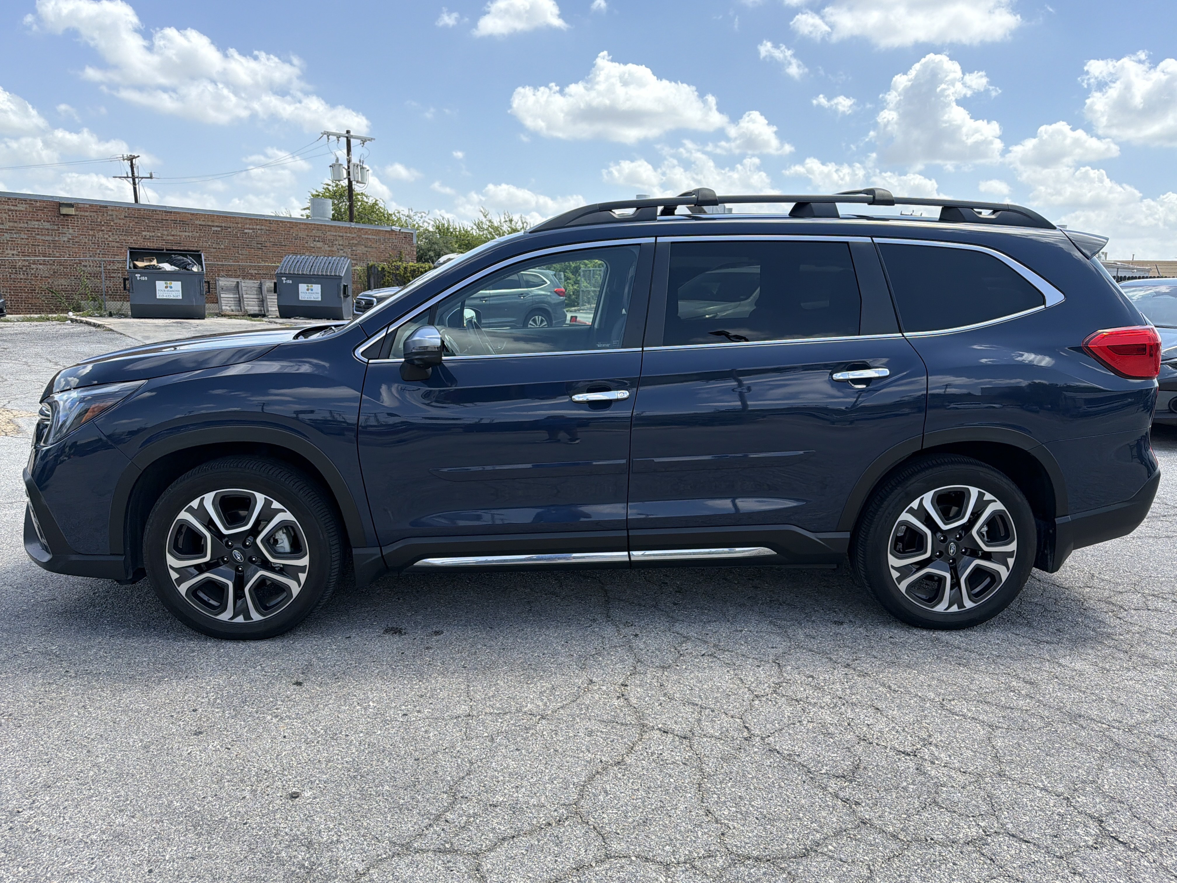 Used 2023 Subaru Ascent Touring AWD/4WD image 6