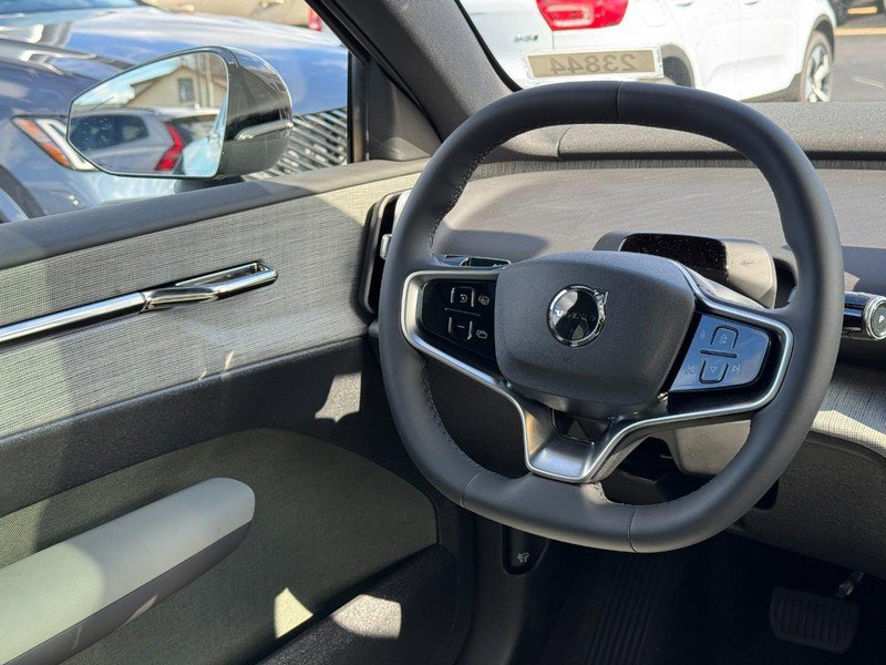 New 2026 Volvo EX30 Plus w/ Climate Package image 7