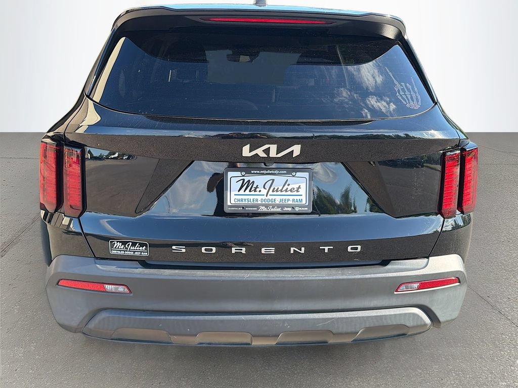Used 2022 Kia Sorento LX FWD image 5