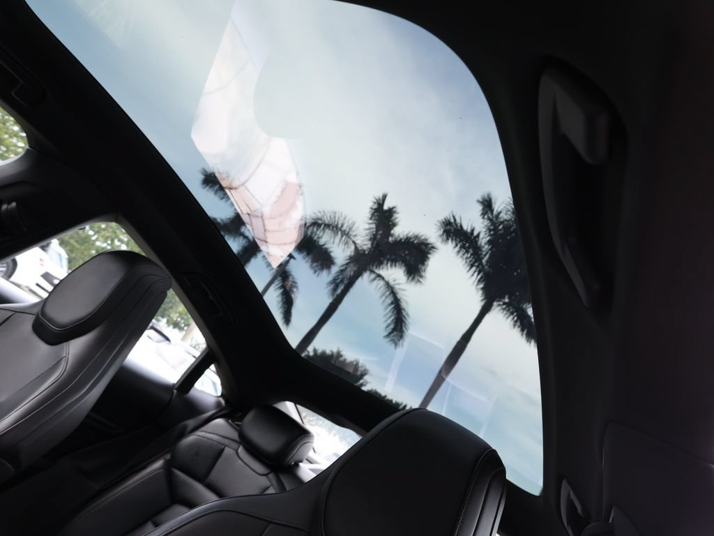 Used 2024 Porsche Taycan RWD image 17