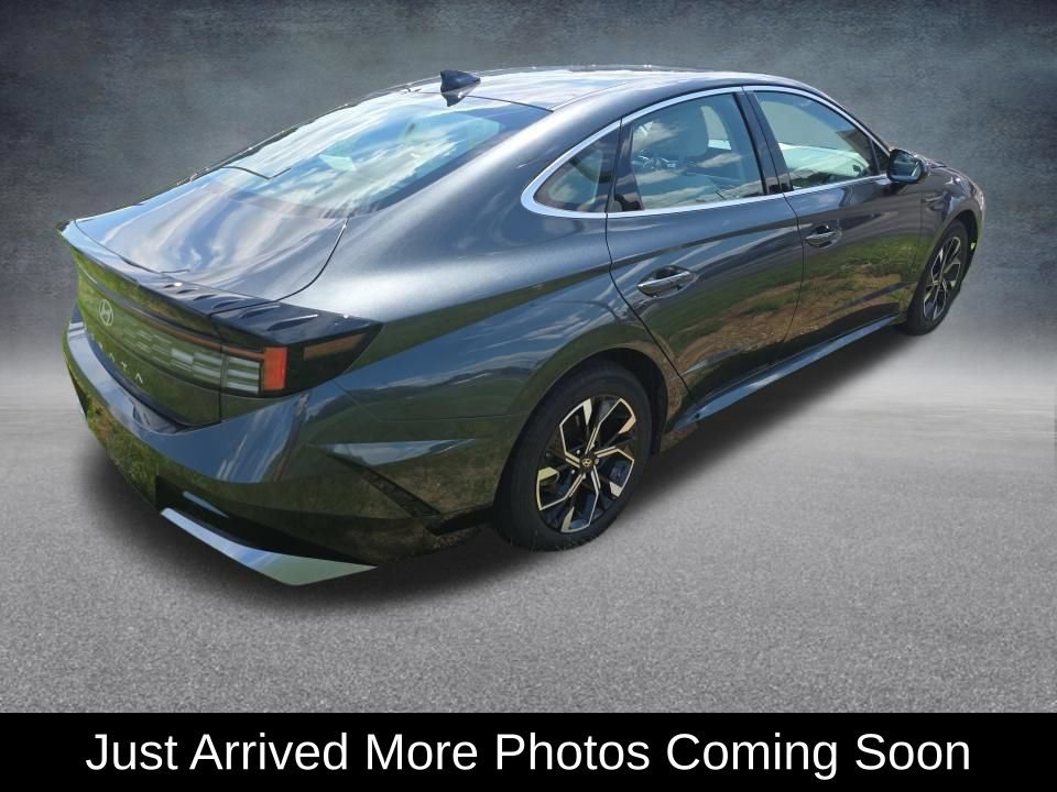 Used 2024 Hyundai Sonata SEL FWD image 2