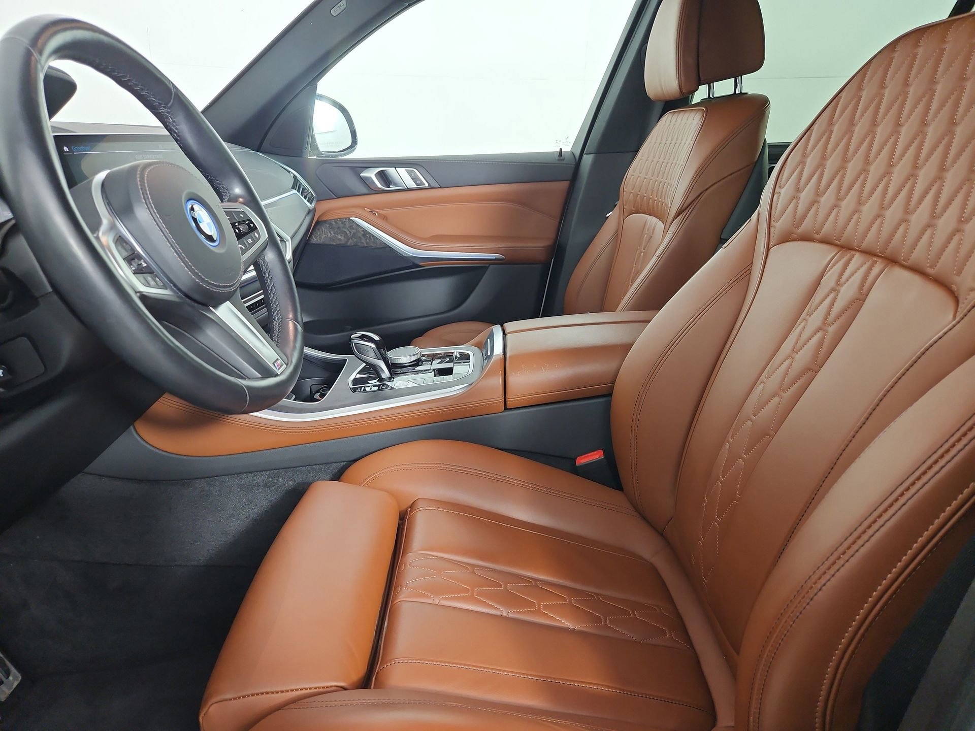 Used 2022 BMW X5 xDrive45e w/ M Sport Package AWD/4WD image 16