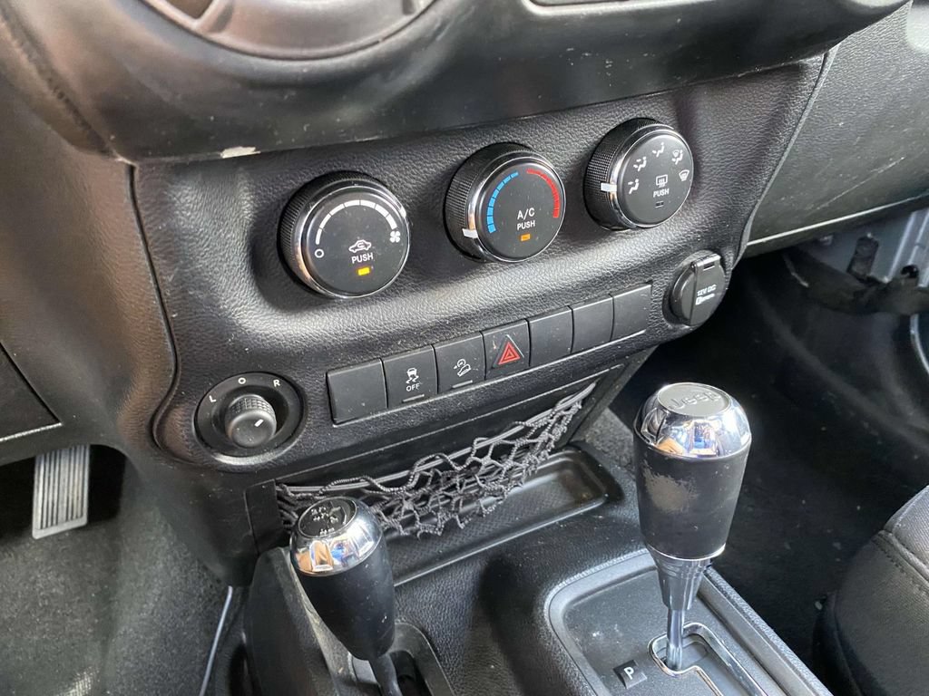 Used 2013 Jeep Wrangler Sport AWD/4WD image 19