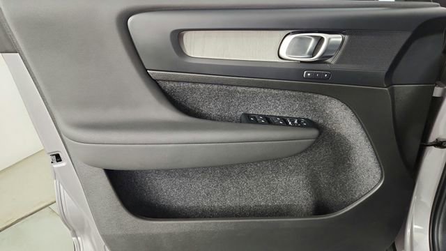 Certified 2026 Volvo XC40 B5 Plus w/ Climate Package AWD/4WD image 9