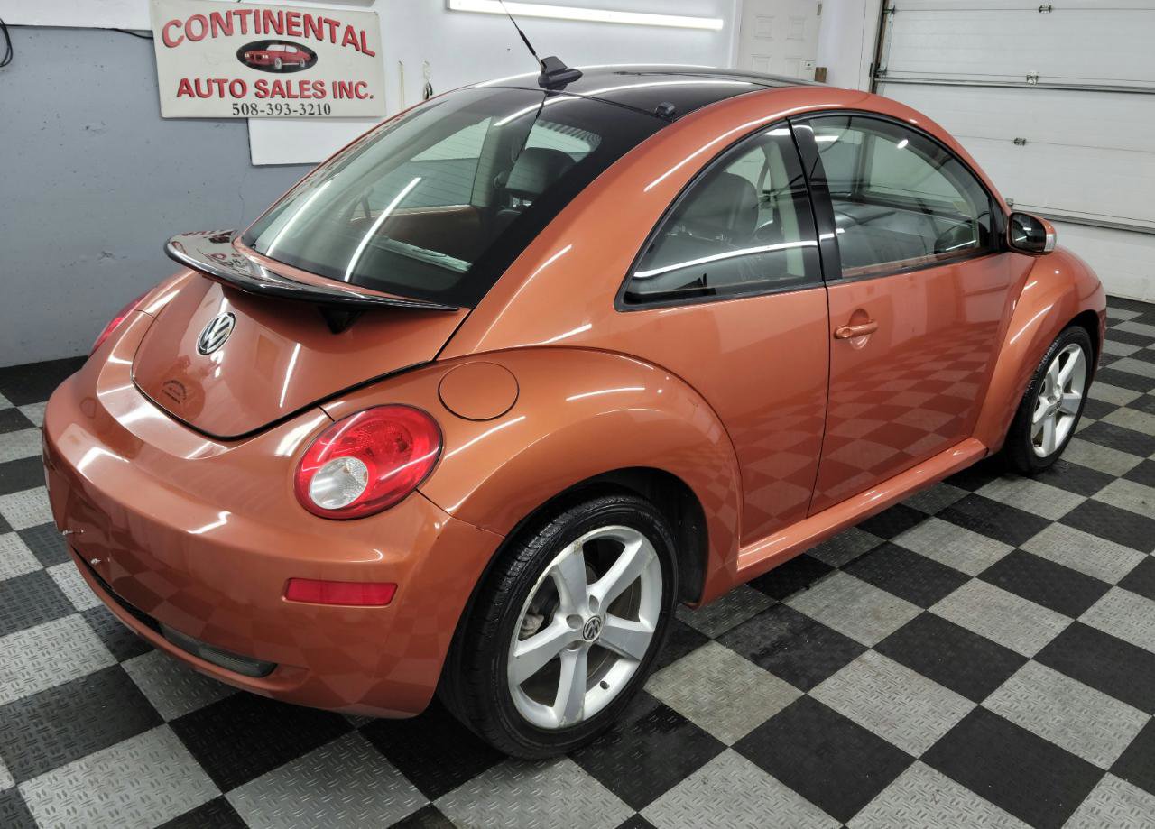 Used 2010 Volkswagen Beetle Red Rock FWD image 5