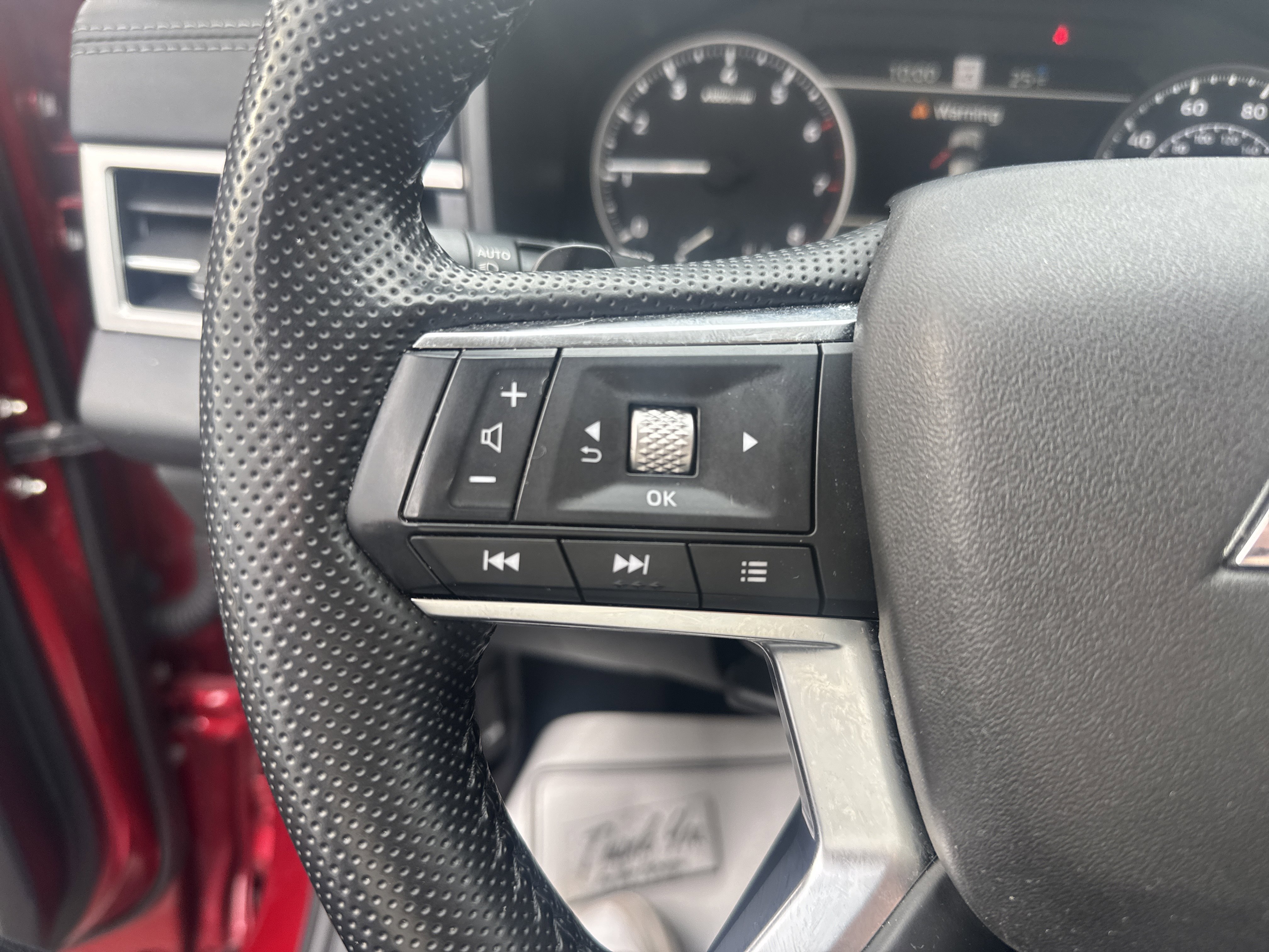 Used 2024 Mitsubishi Outlander SE image 19