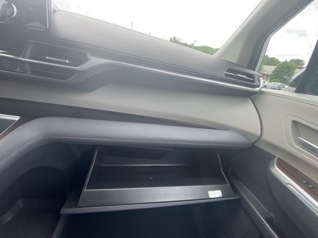 Used 2023 Toyota Sienna XLE AWD/4WD image 24