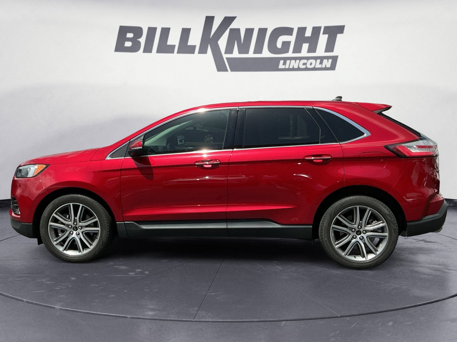 Used 2023 Ford Edge Titanium AWD/4WD image 2