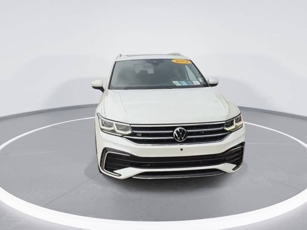 Used 2023 Volkswagen Tiguan SEL R-Line AWD/4WD image 3