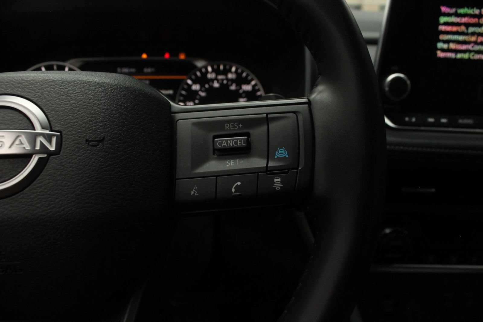 Used 2025 Nissan Rogue SV AWD/4WD image 28