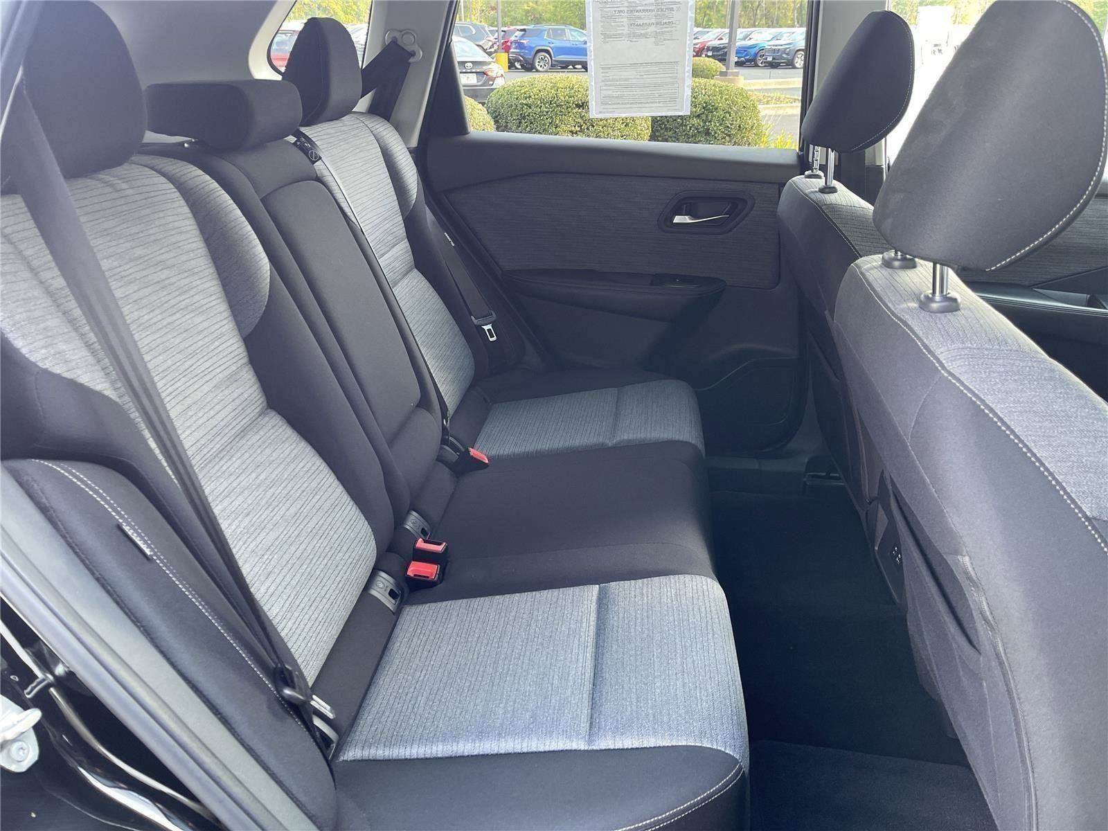 Used 2021 Nissan Rogue SV image 33