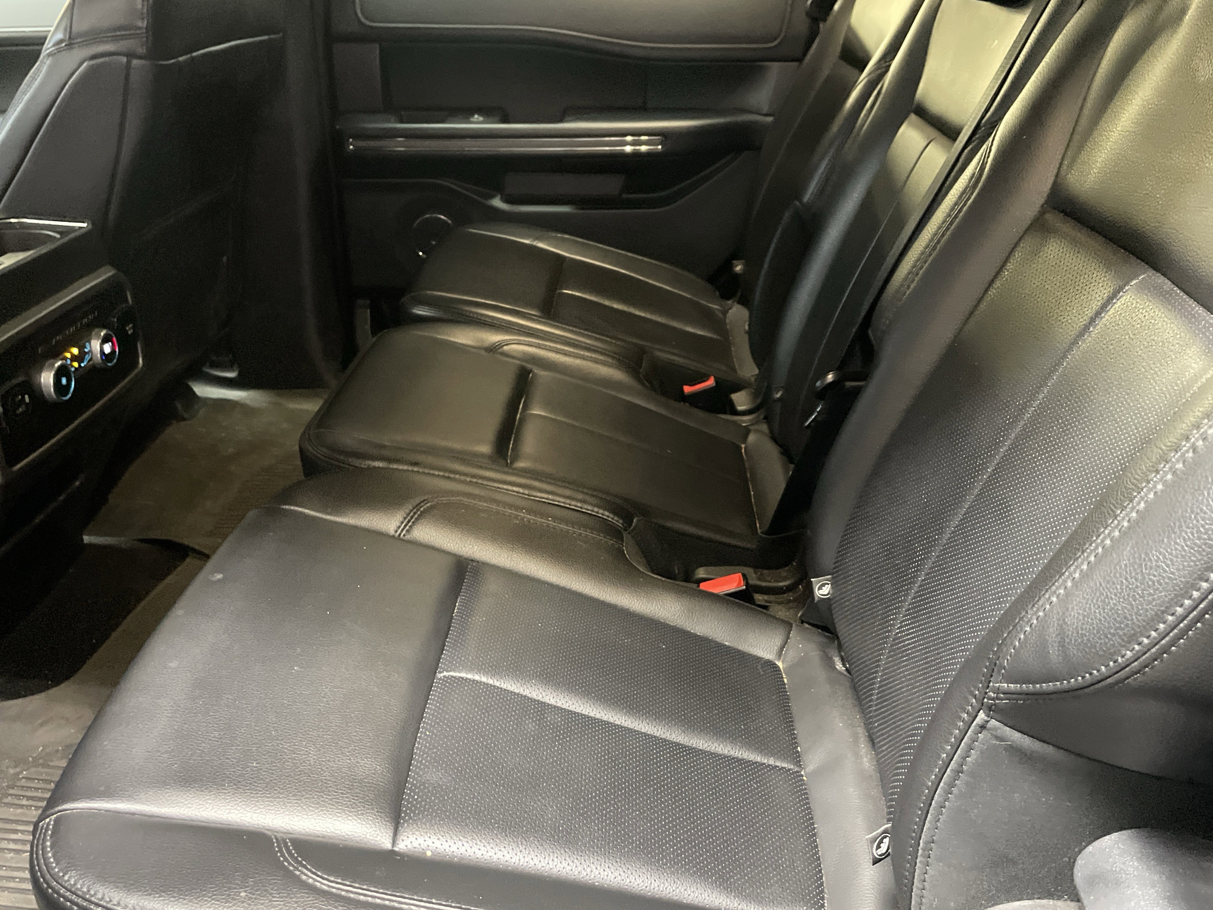 Used 2021 Ford Expedition XLT image 8