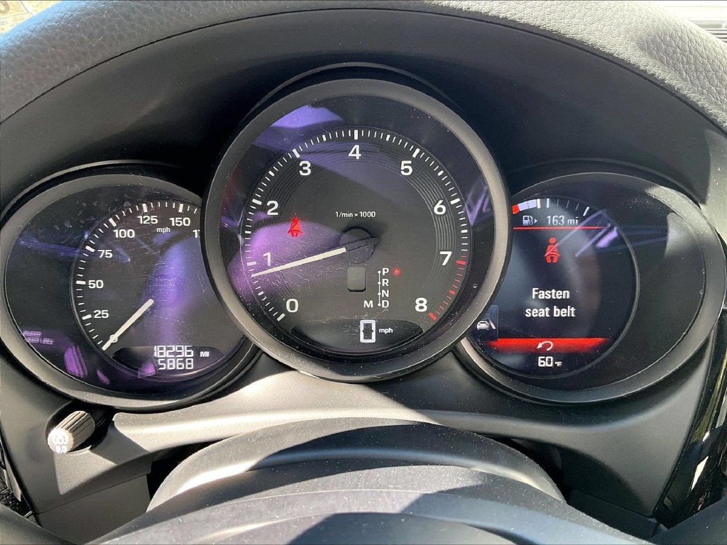 Certified 2023 Porsche Macan AWD/4WD image 25