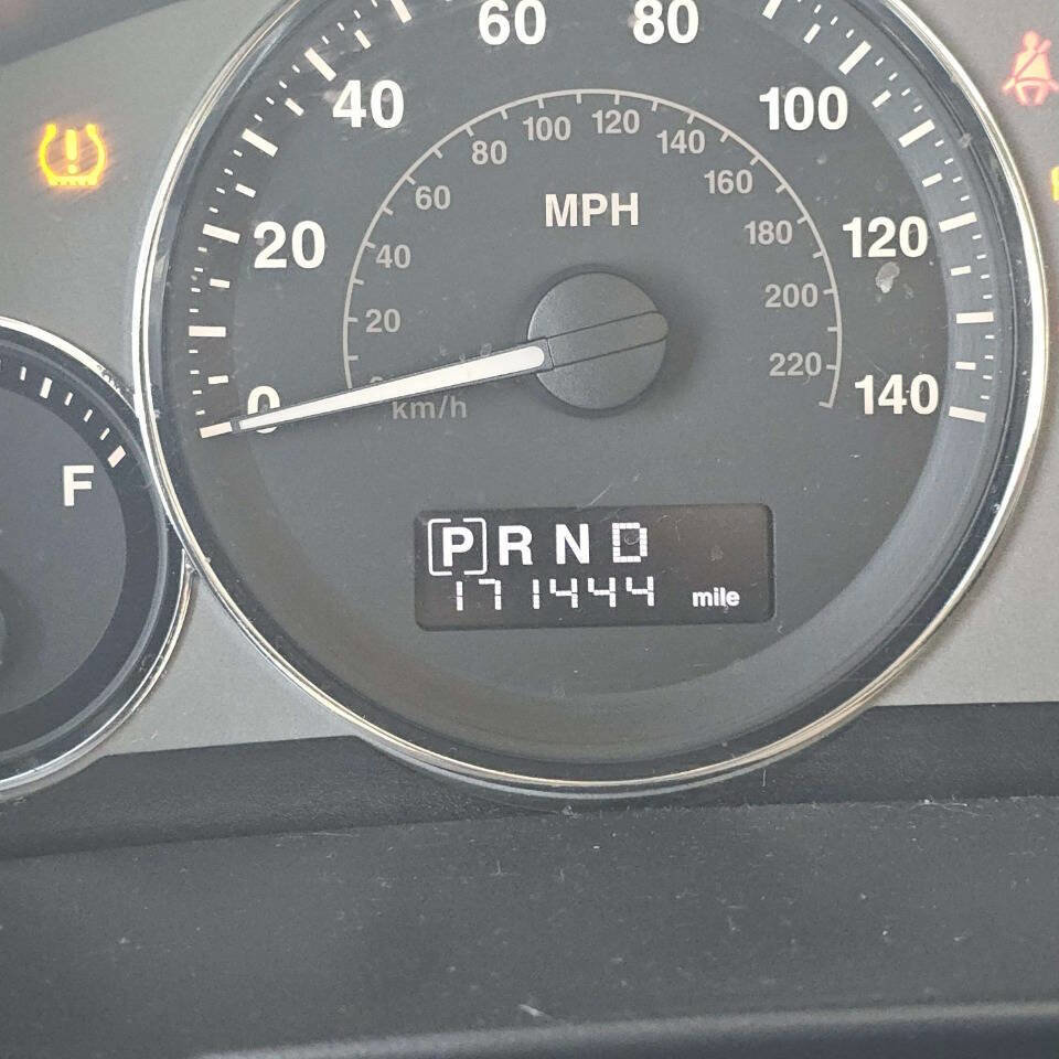 Used 2009 Jeep Commander Limited image 11