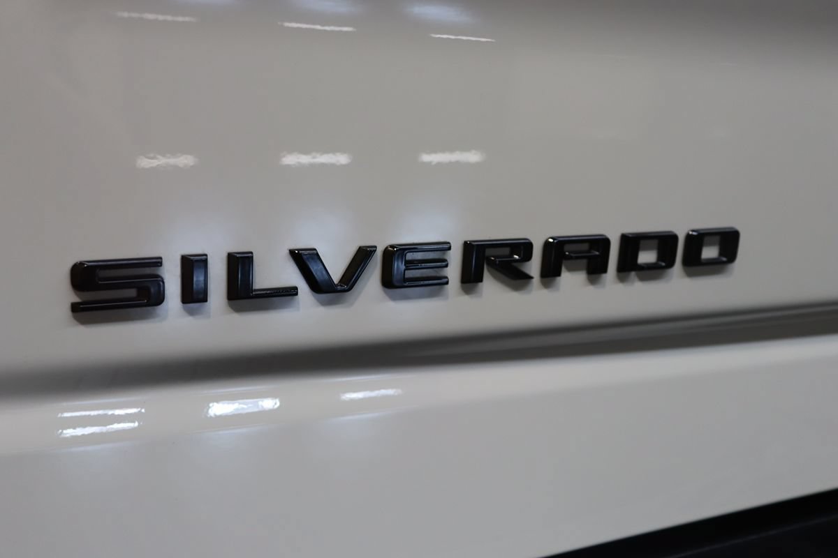 Used 2026 Chevrolet Silverado 1500 Custom w/ Turbomax Blackout Package AWD/4WD image 24