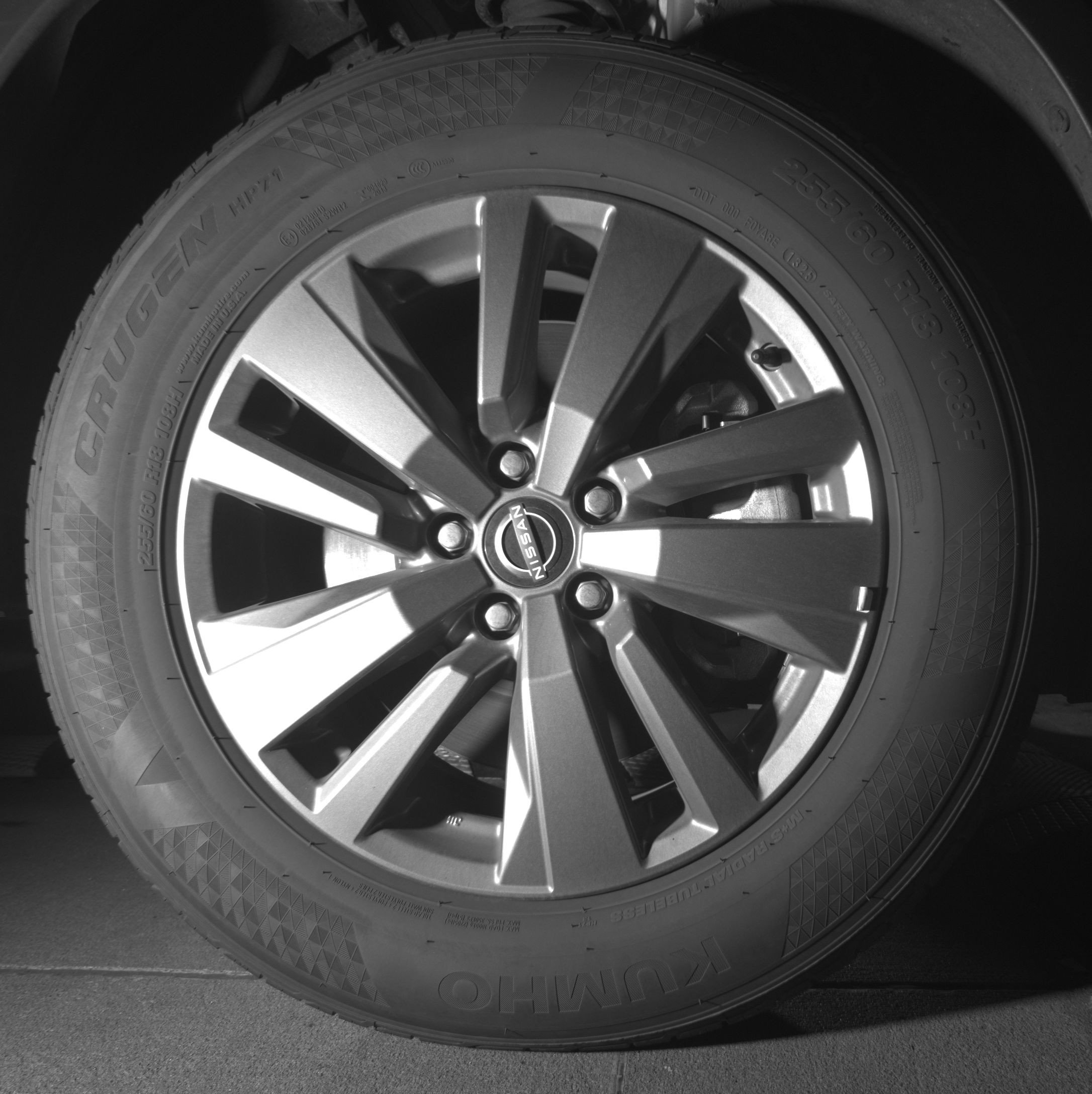 Used 2025 Nissan Pathfinder SV image 13