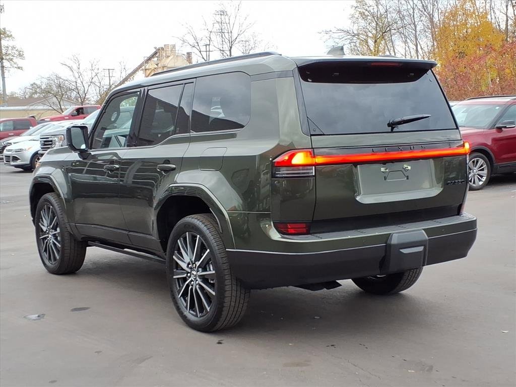 Used 2025 Lexus GX 550 image 3
