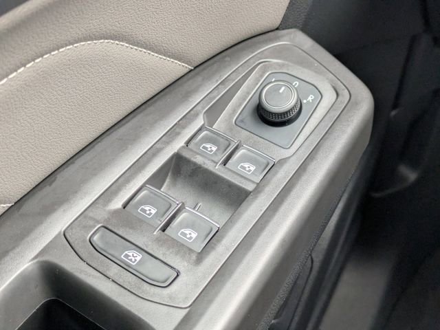 Certified 2022 Volkswagen Atlas SEL R-Line image 27
