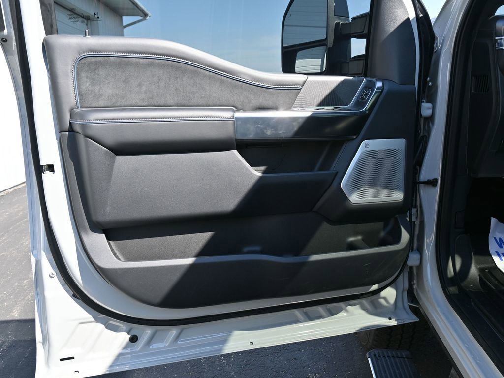 Used 2025 Ford F350 Platinum image 21