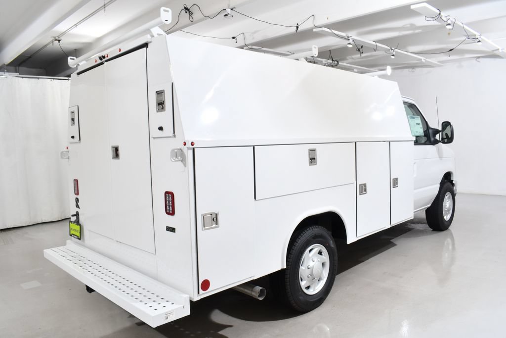 New 2026 Ford E-350 and Econoline 350 Super Duty w/ Power Equipment Group RWD image 11