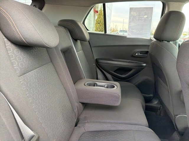 Used 2022 Chevrolet Trax LS w/ Tint and Cruise Package image 25