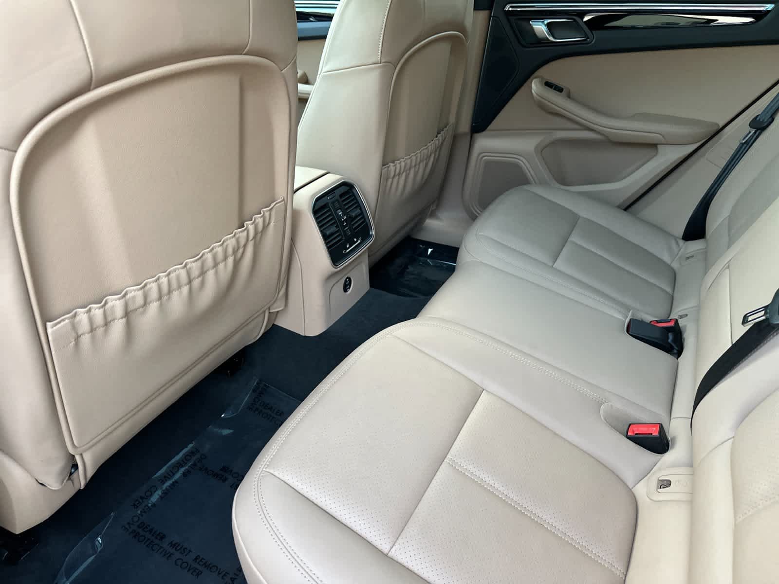 Certified 2025 Porsche Macan AWD/4WD image 13