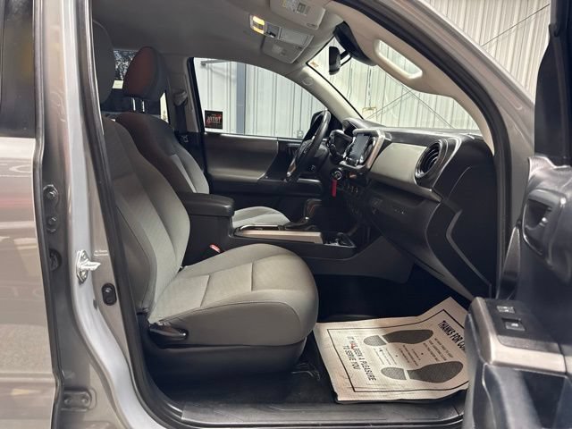 Used 2021 Toyota Tacoma SR5 w/ Technology Package AWD/4WD image 24