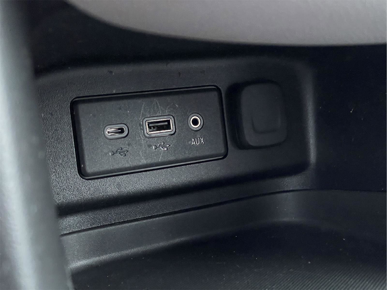 Used 2019 Chevrolet Equinox LS w/ LPO, Chrome Package image 30