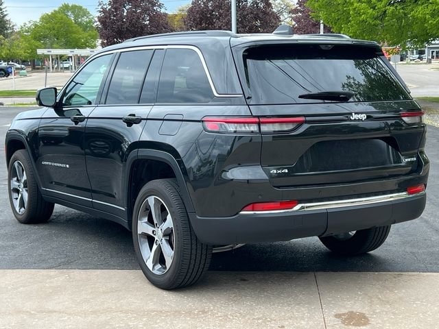 Used 2024 Jeep Grand Cherokee Limited w/ Luxury Tech Group II AWD/4WD image 11
