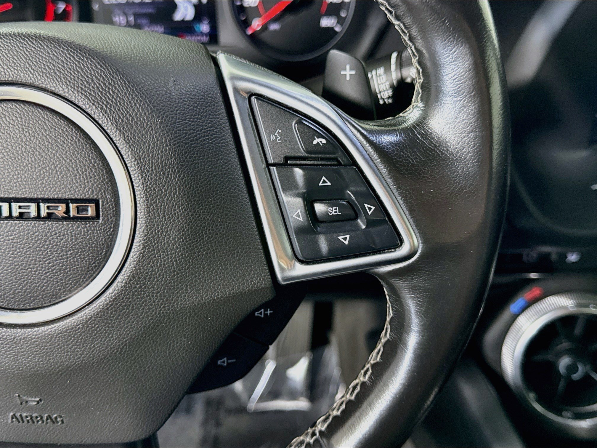 Used 2020 Chevrolet Camaro LT RWD image 15