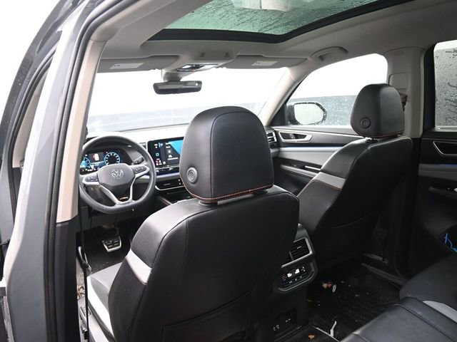 Used 2024 Volkswagen Atlas Peak Edition SEL image 30