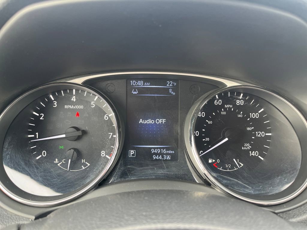 Used 2015 Nissan Rogue SV w/ SV Premium Package image 11