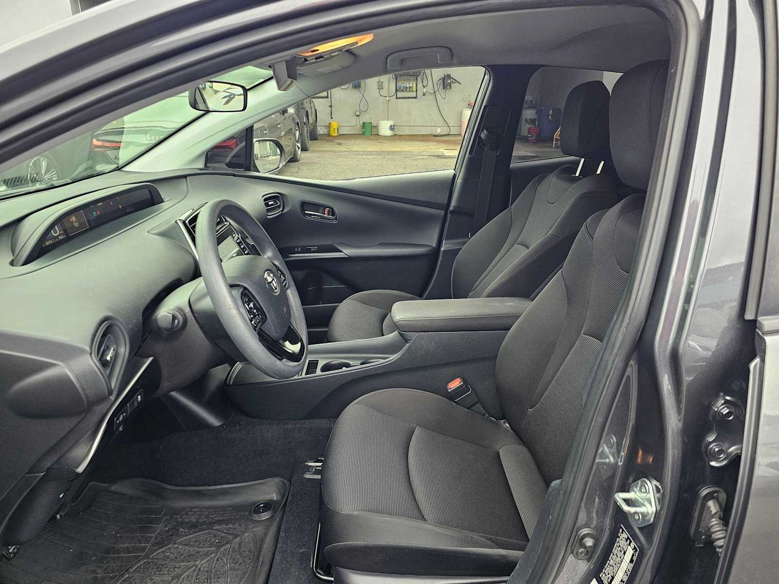 Used 2020 Toyota Prius L Eco FWD image 20