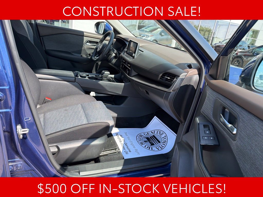 Used 2023 Nissan Rogue SV AWD/4WD image 19