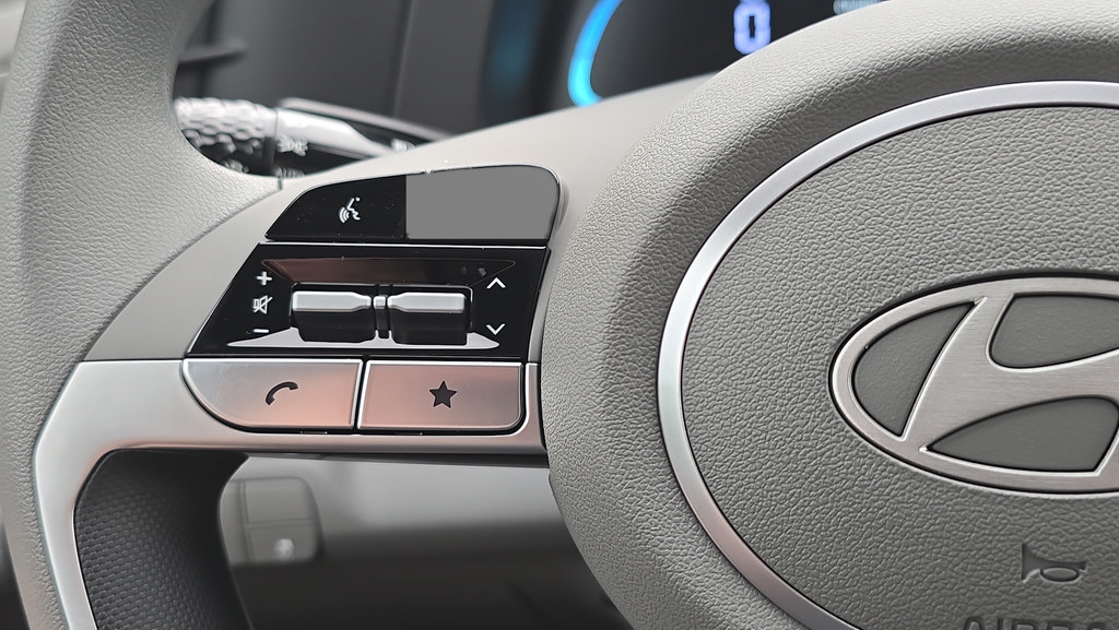 New 2026 Hyundai Elantra SE FWD image 23