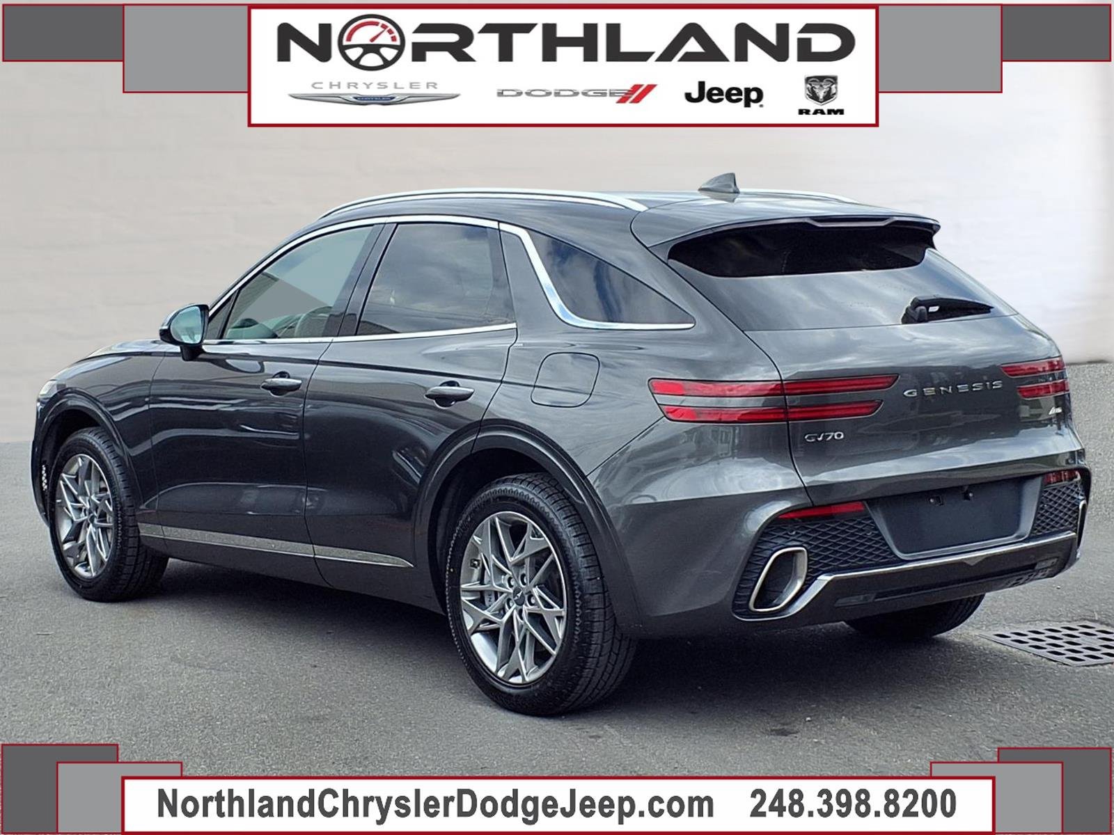 Used 2025 Genesis GV70 2.5T AWD/4WD image 2