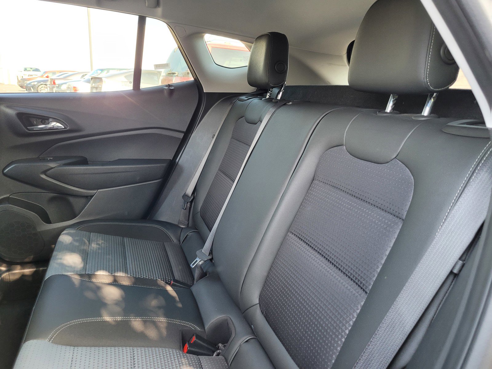 Used 2025 Chevrolet Trax LT w/ LT Convenience Package image 13