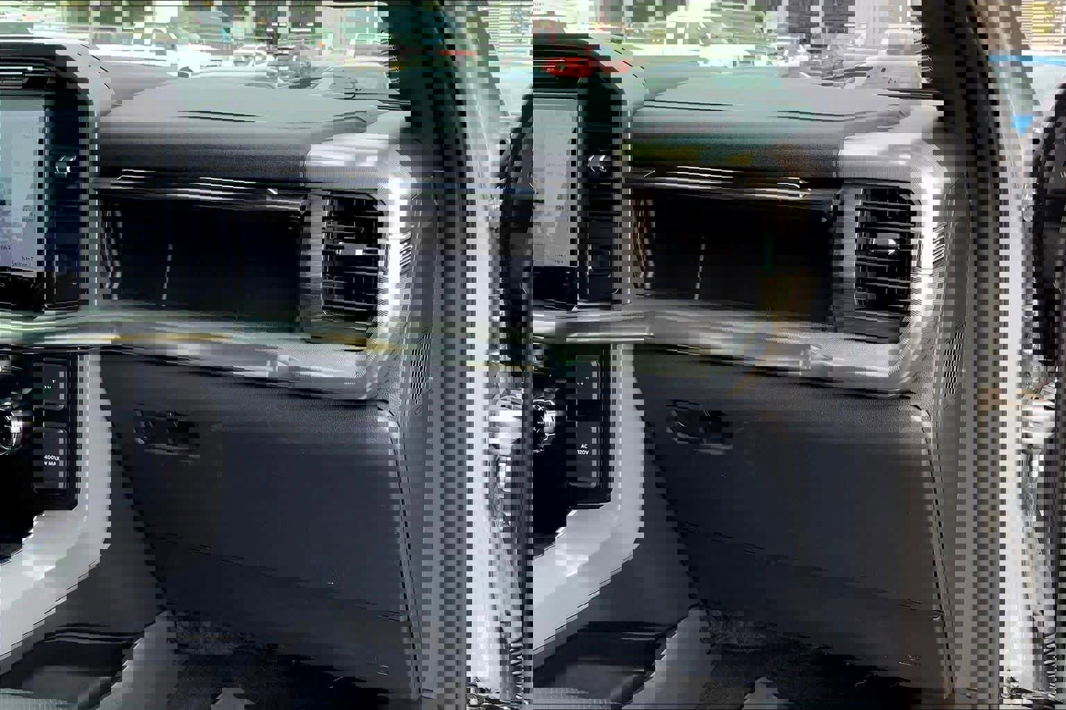 Certified 2024 Ford F150 Lariat w/ Tow/Haul Package AWD/4WD image 18