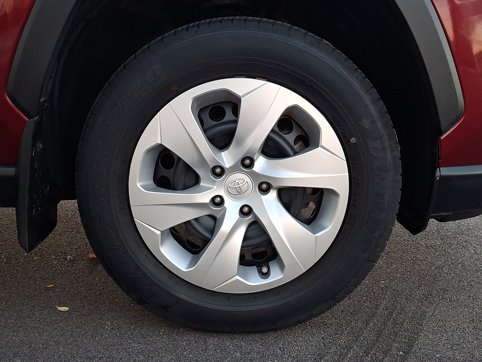 Used 2021 Toyota RAV4 LE AWD/4WD image 8