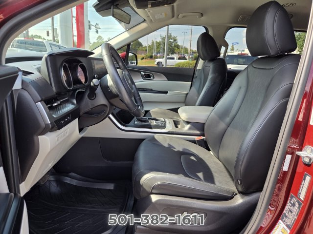 Used 2023 Kia Carnival LX FWD image 9