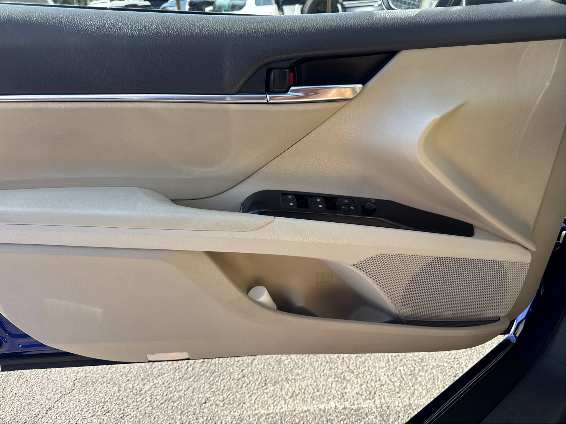 Used 2018 Toyota Camry LE image 25