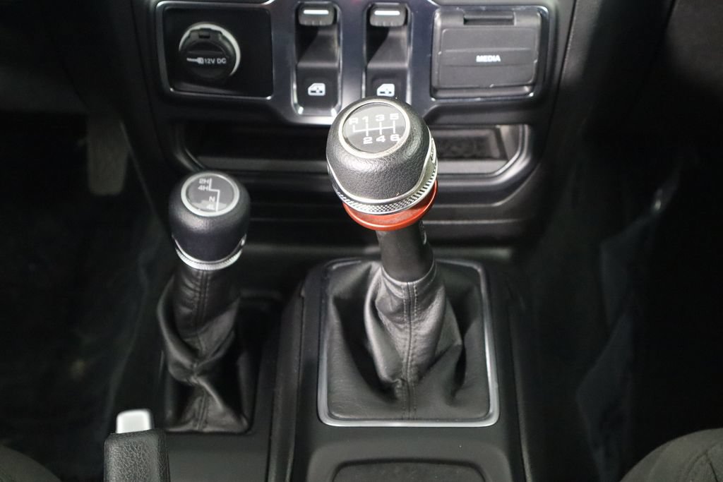 Used 2022 Jeep Wrangler Sport AWD/4WD image 25