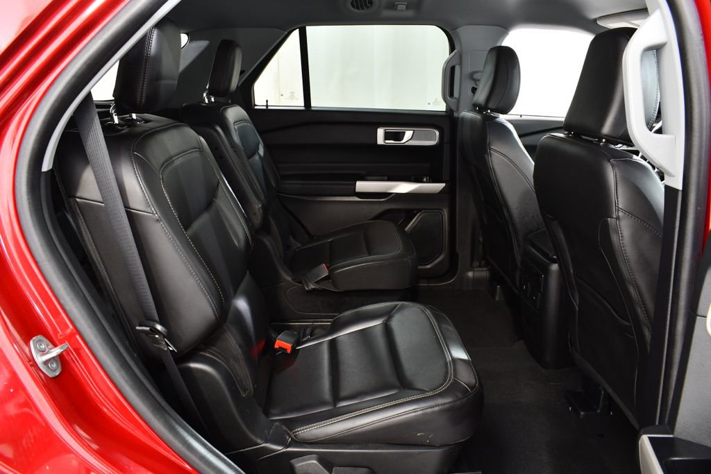 Used 2022 Ford Explorer XLT w/ Equipment Group 202A AWD/4WD image 19