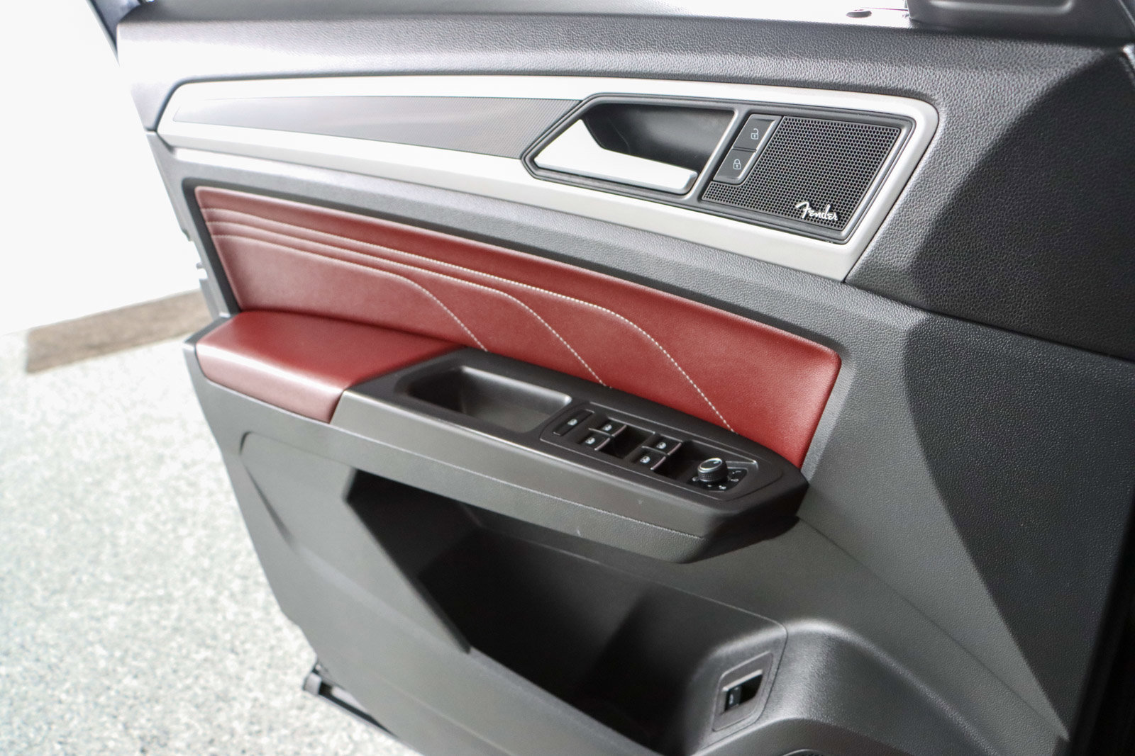 Used 2022 Volkswagen Atlas Cross Sport SEL Premium R-Line image 23