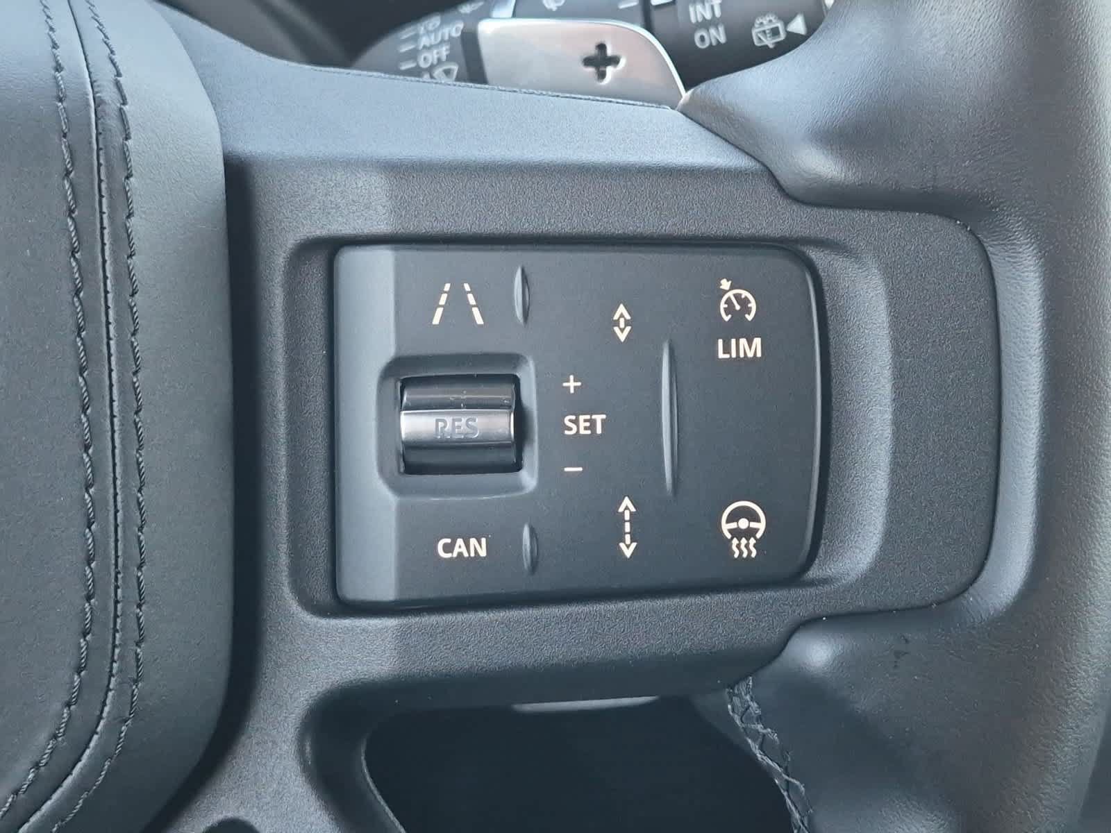 Certified 2025 Land Rover Defender 110 V8 AWD/4WD image 26