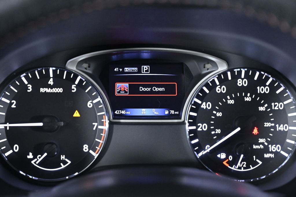 Used 2019 Nissan Pathfinder SL image 15