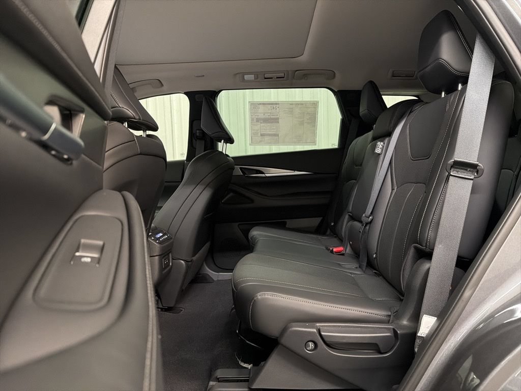 Used 2026 INFINITI QX60 Pure w/ Cargo Package FWD image 28