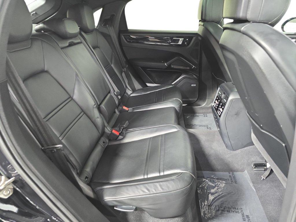 Used 2021 Porsche Cayenne Coupe AWD/4WD image 26