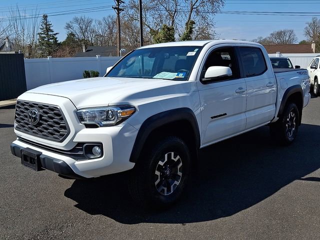 Used 2020 Toyota Tacoma TRD Off-Road w/ TRD Premium Off Road Package AWD/4WD image 3