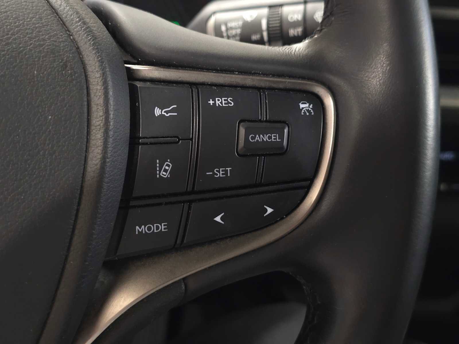 Used 2023 Lexus UX 250h FWD w/ Accessory Package (Z2) image 33
